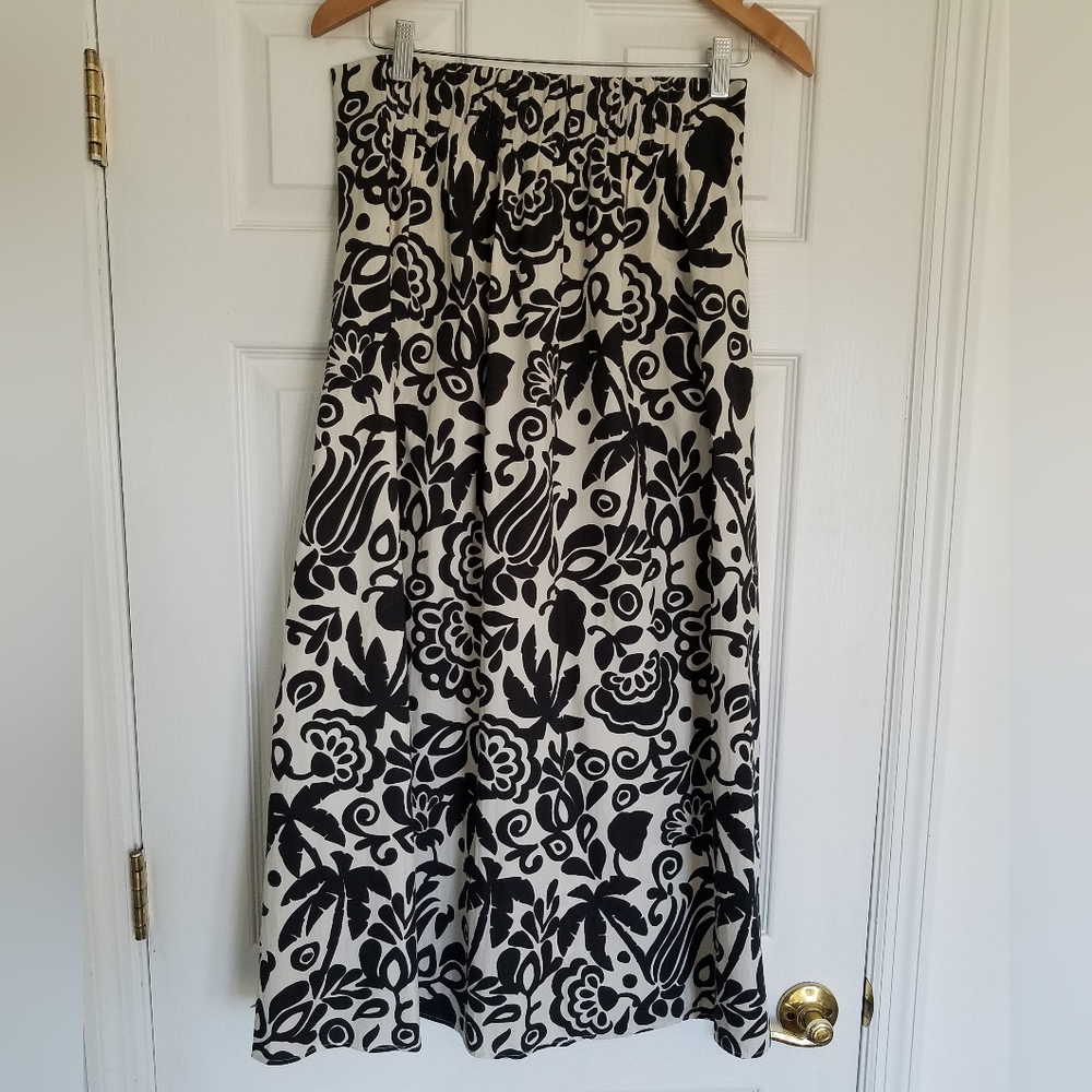 Elegant Black and White Floral Skirt